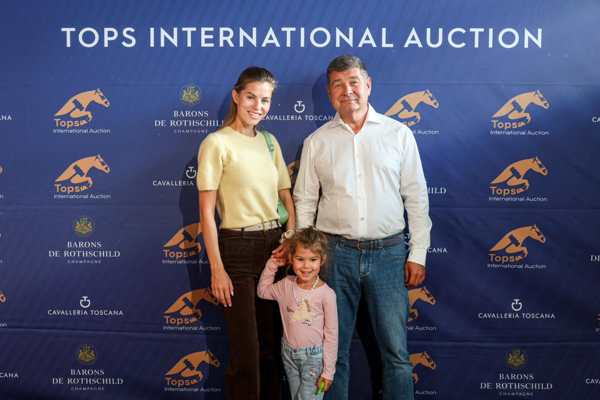 Олександр Онищенко з дочкою Веронікою і її мамою