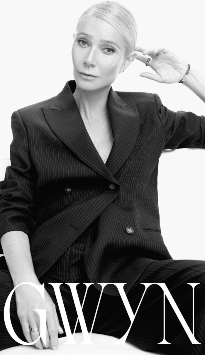 Гвінет Пелтроу наробила спокусливих фото у стильному костюмі