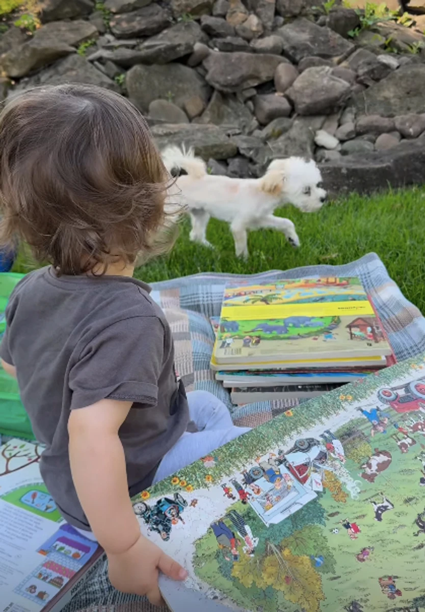 Дружина Козловського показала розваги сина на свіжому повітрі