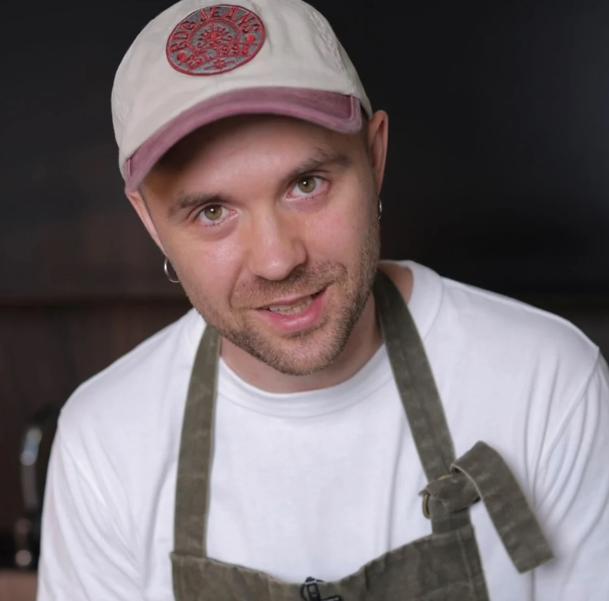 Міша Кацурін показав рецепт піци з 90-х