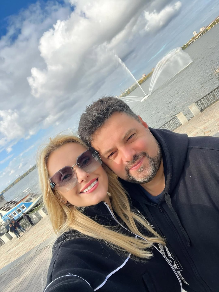 Ірина Федишин ніжно привітала свого чоловіка