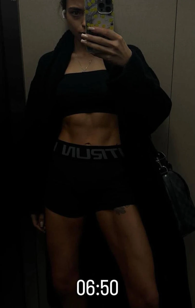 Соня Морозюк показала фігуру