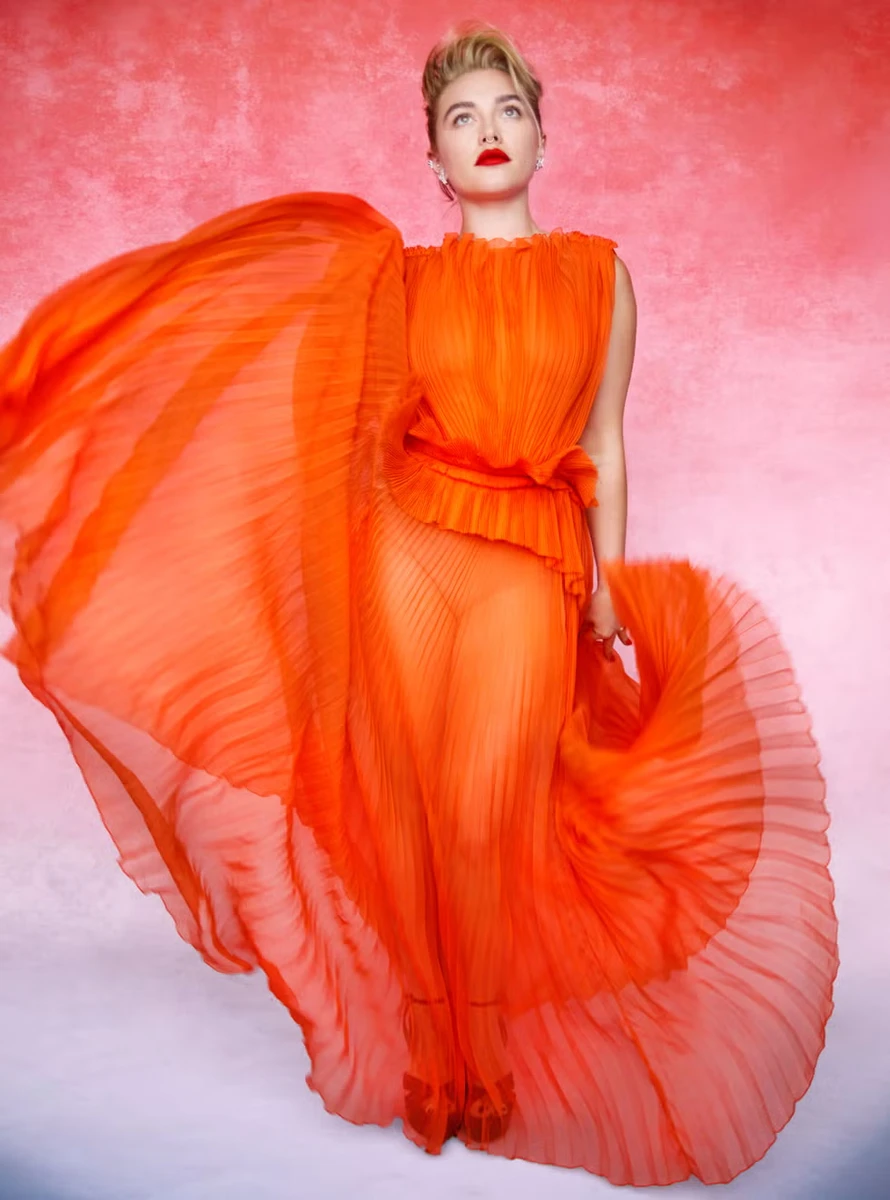 Флоренс П'ю у яскраві сукні попозувала для глянцю