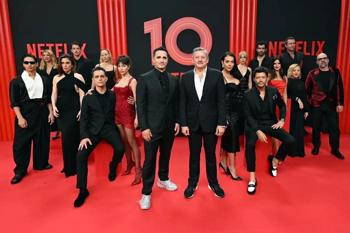 Наречена Роналду у пікантній сукні показалася з відомими акторами