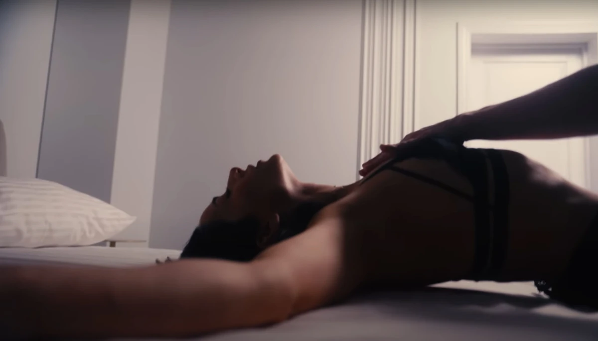 Злата Огнєвіч у білизні зняла еротичну сцену з актором