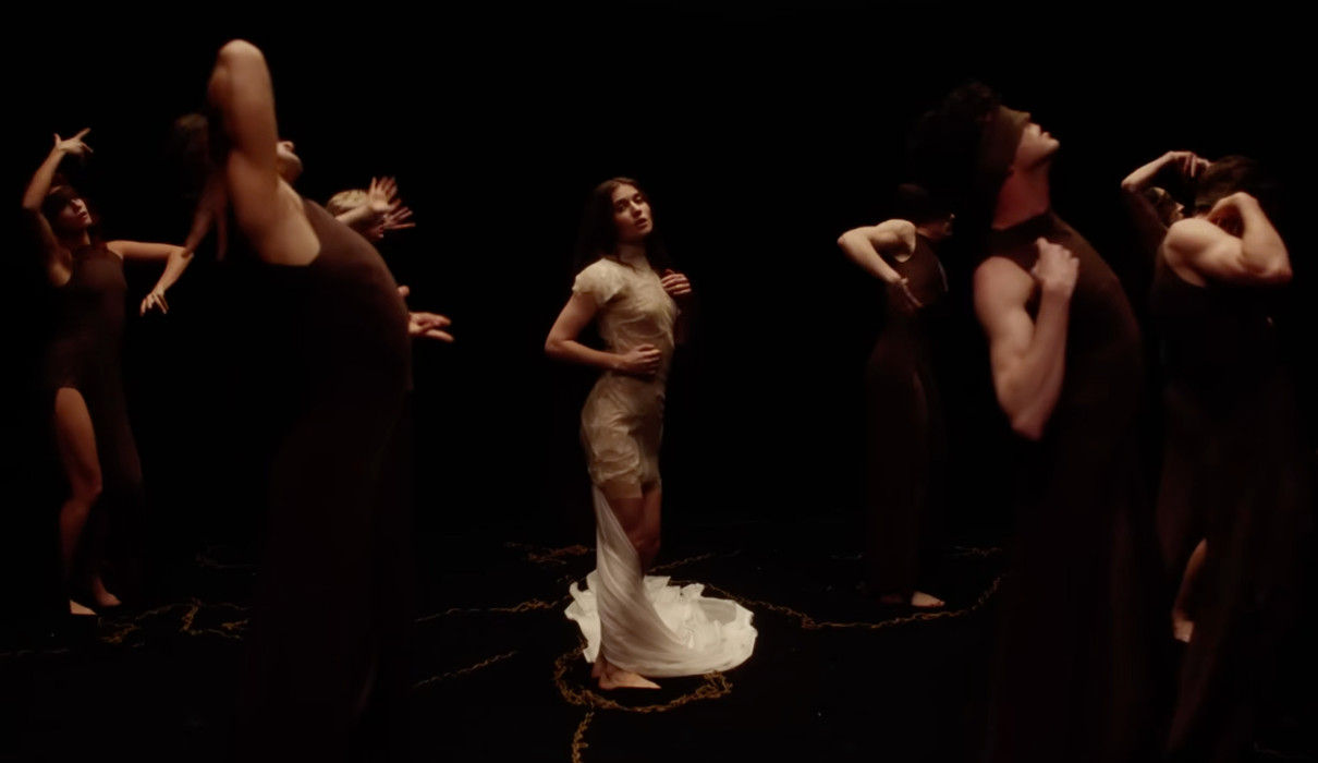 Jerry Heil в незвичному образі заспівала молитву для Євробачення