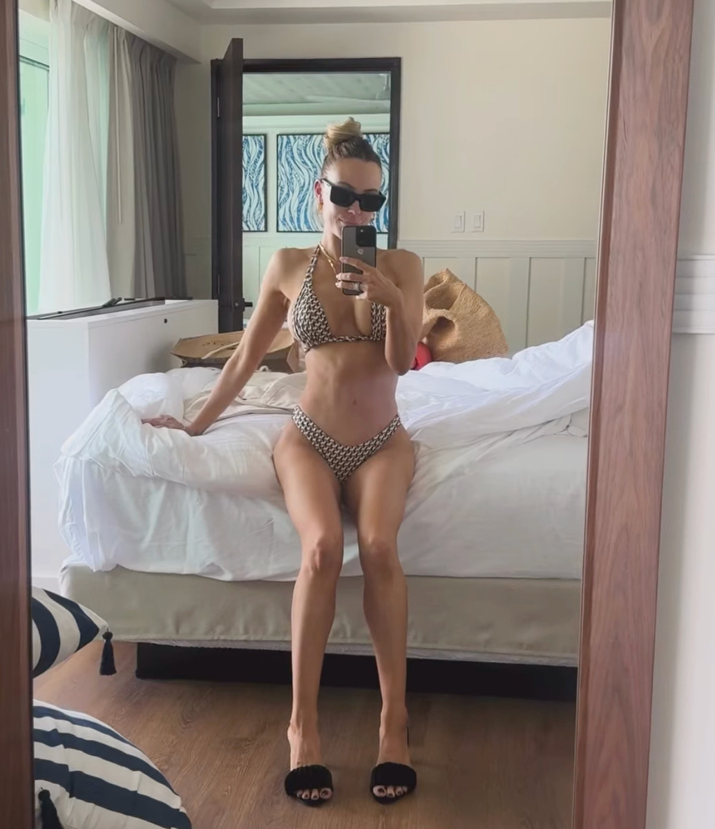 Дружина Макса Чмерковського покрасувалася в бікіні на відпочинку