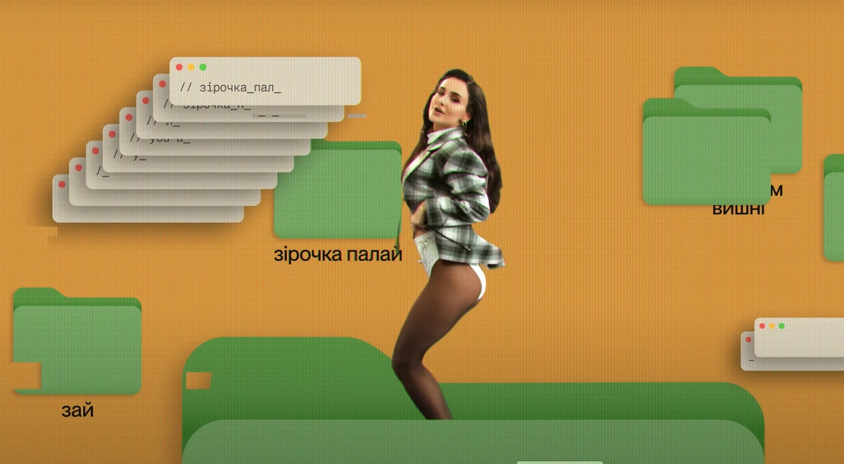 Анна Трінчер покрутила сідницями в трусиках і колготах