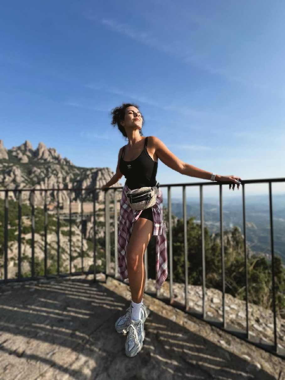 Каменських у міні виставила ніжки