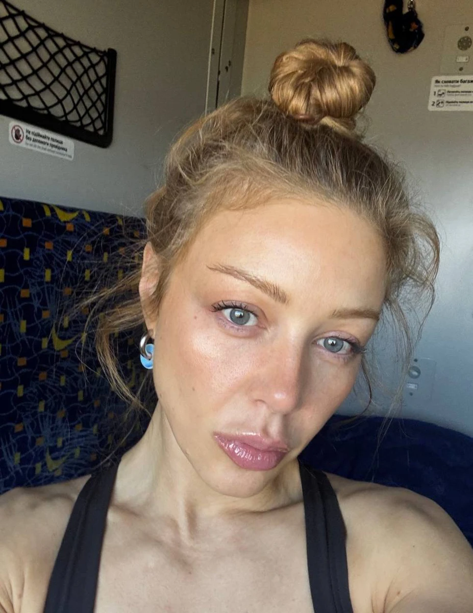 Тіна без мейку