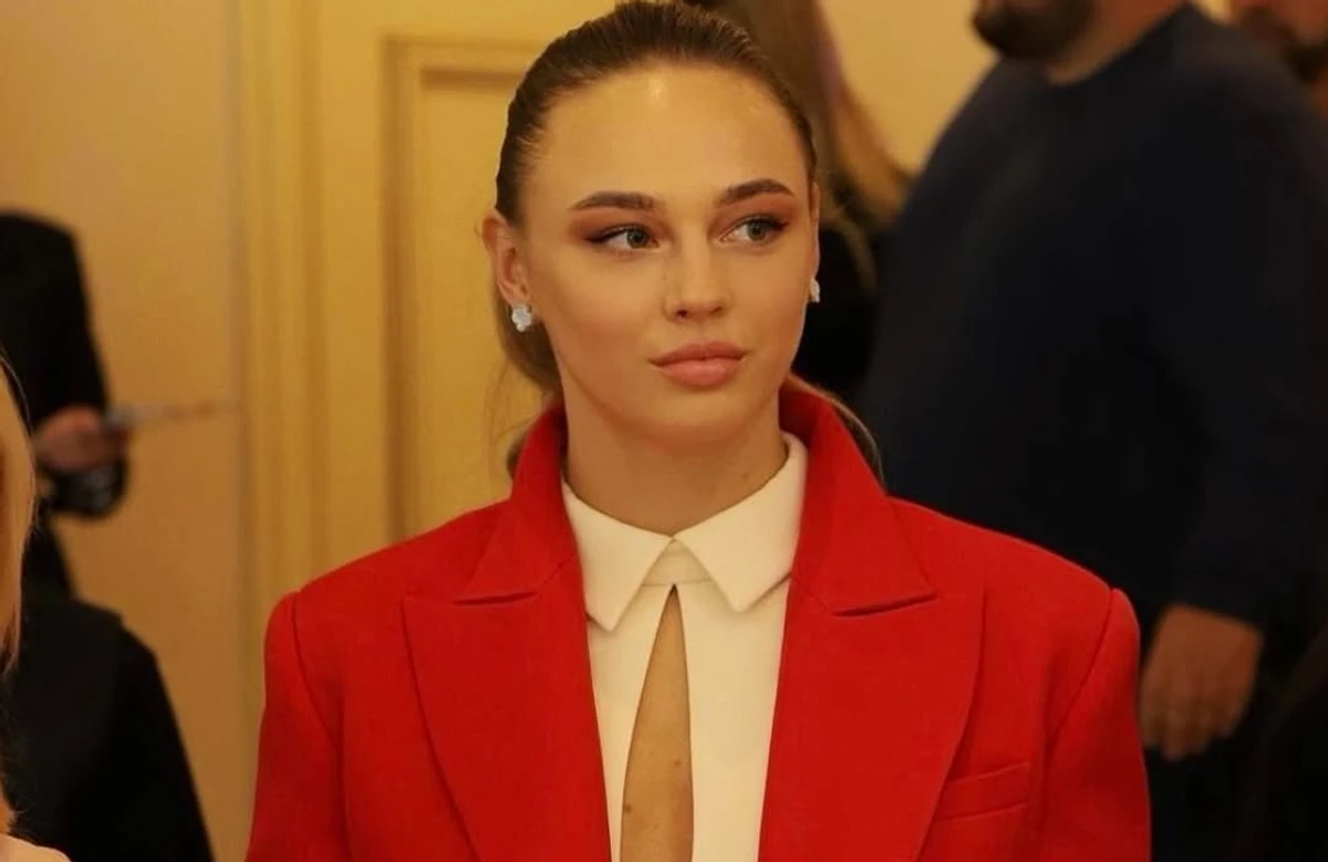 Дар'я Білодід позує для фото