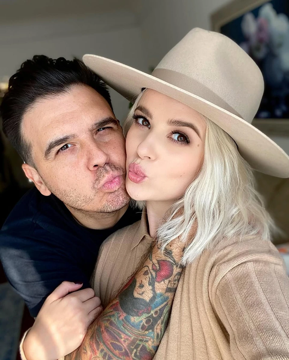 Чоловік Міки Ньютон