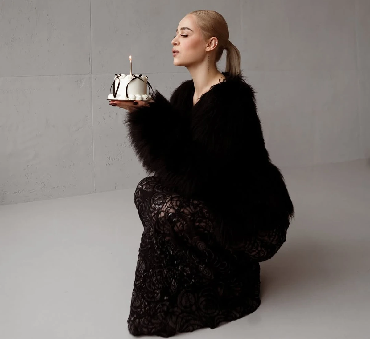 Переможниця Холостяк-13 Інна Бєлєнь замилувала святковими вагітними фото