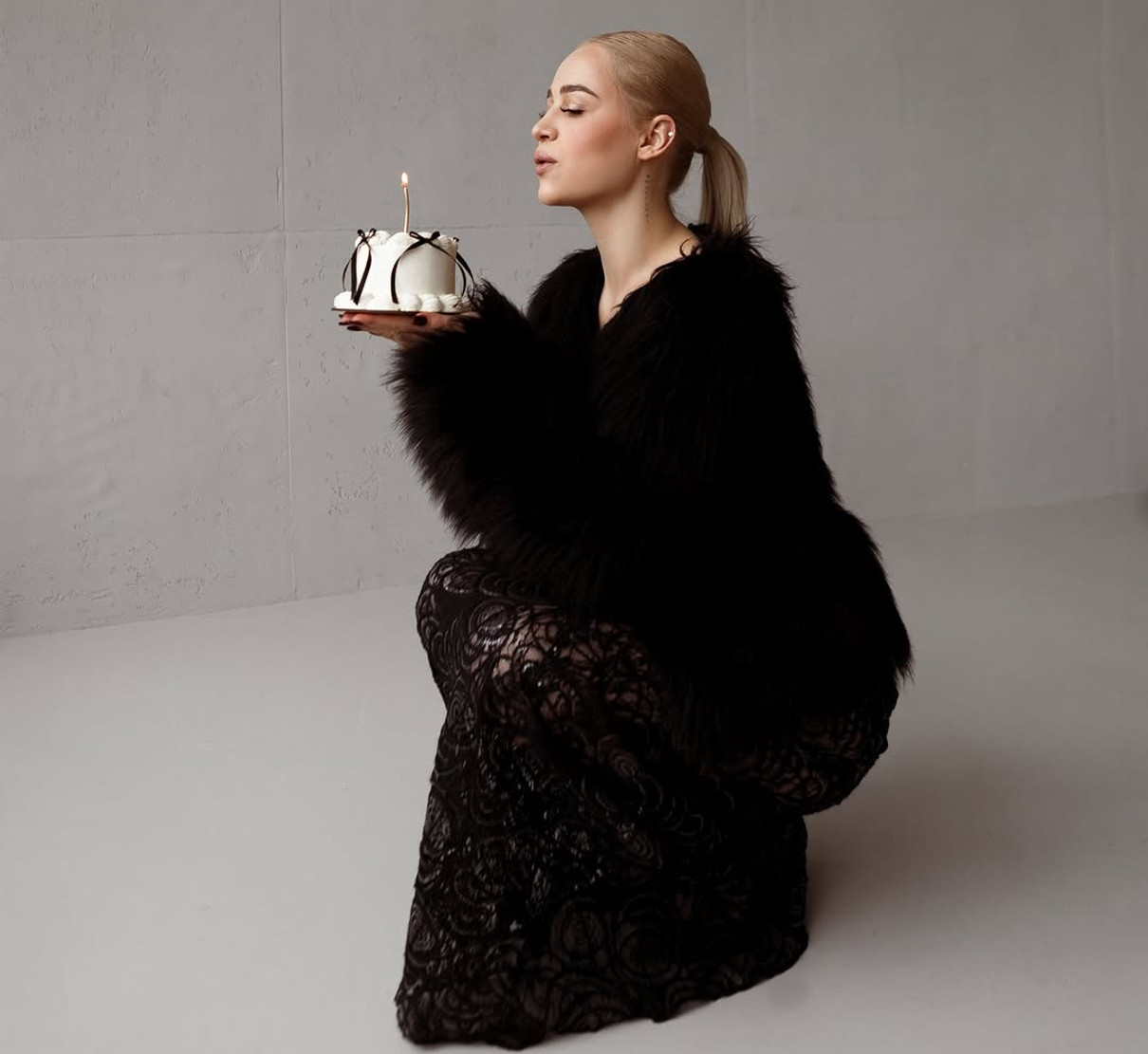 Переможниця Холостяк-13 Інна Бєлєнь замилувала святковими вагітними фото