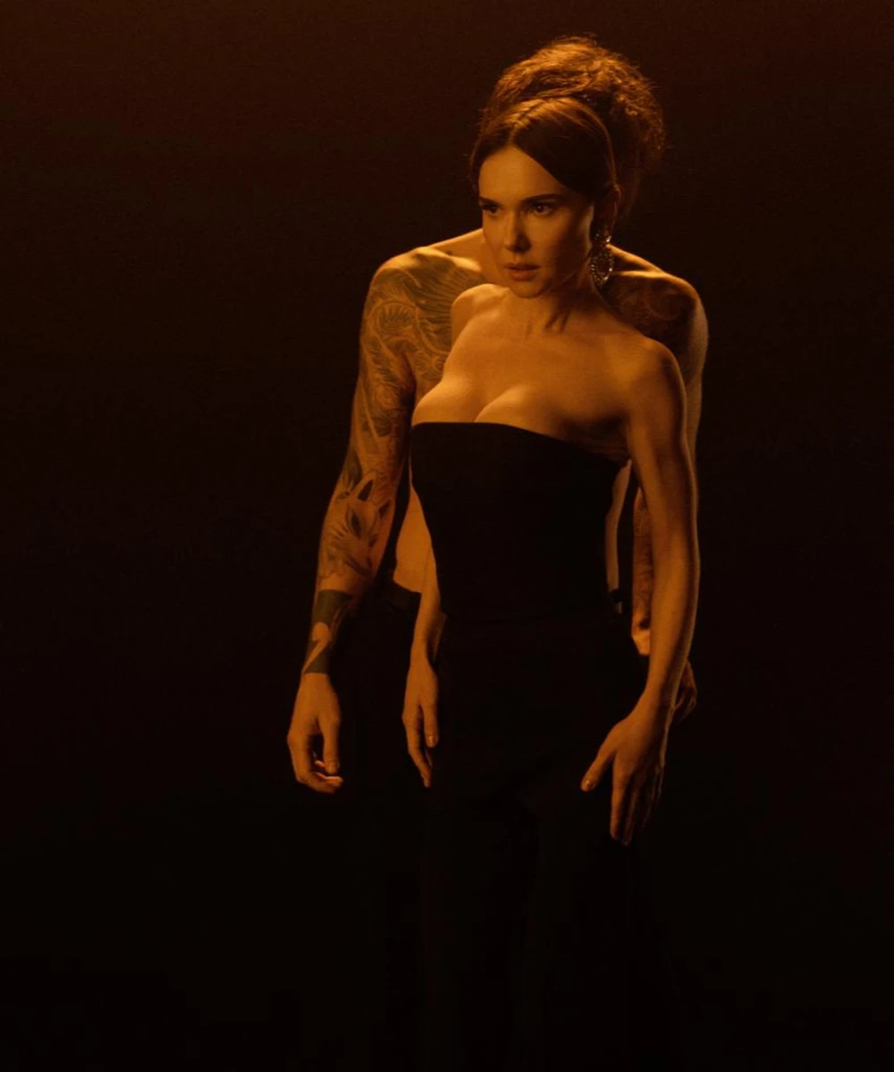 Володимир Дантес і Олена Лавренюк попозували для звабних кадрів у кліпі