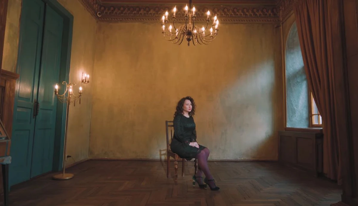 Олена Мозгова представила відео на пісню Матіола