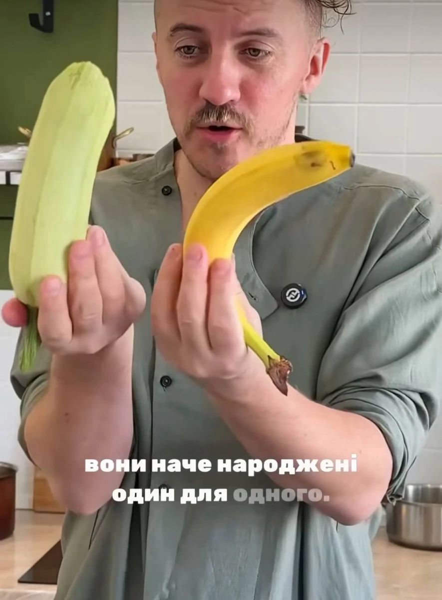 Клопотенко приготував незвичні оладки