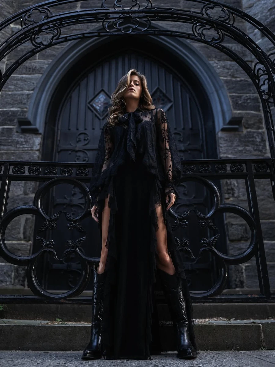 Софія Євдокименко попозувала для готичних фото