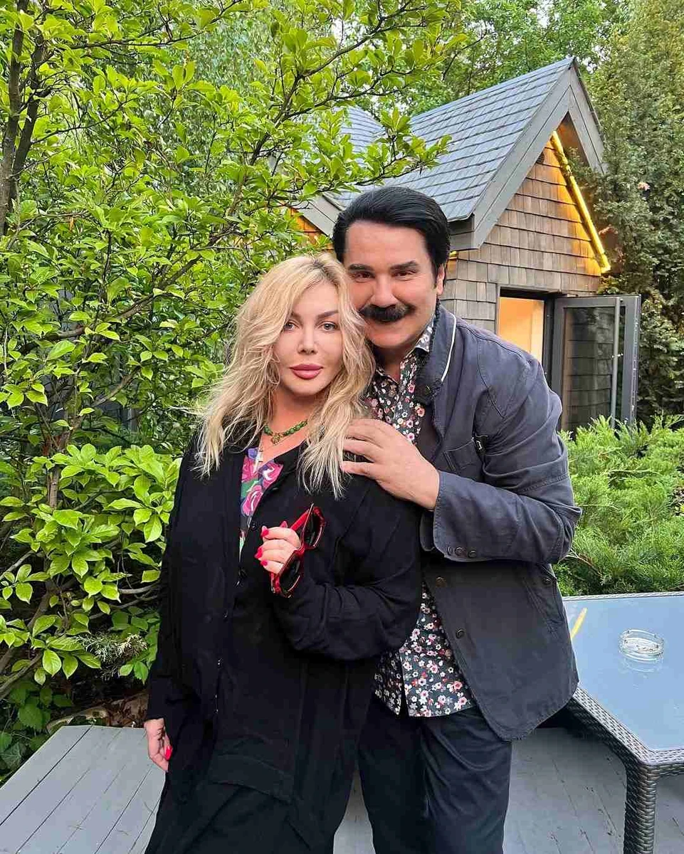 Зібров пригорнув Білик для фото 