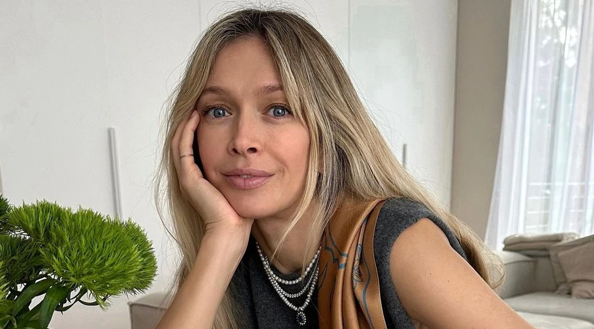 Віра Брежнєва позує для фото