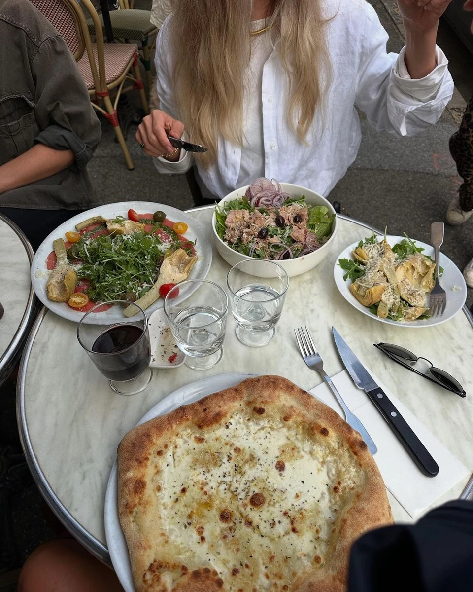 Віра Брежнєва показала, що їла у Франції