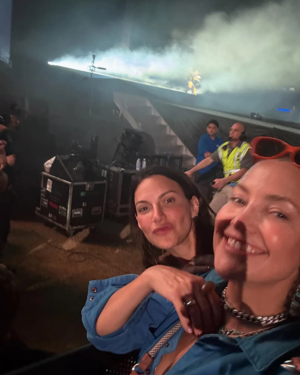 Кейт Хадсон показала свої розваги на концерті