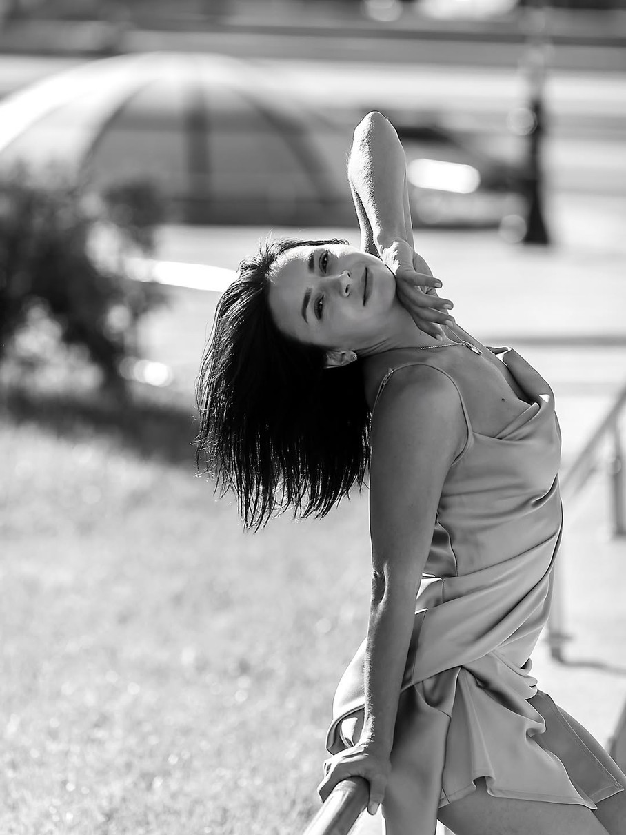 Ілона Гвоздьова ефектно попозувала в Києві на своє 37-річчя