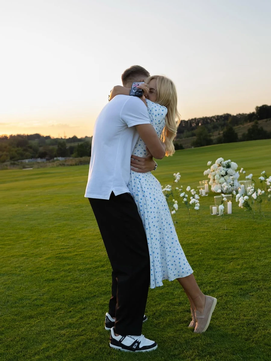 Даша Квіткова і Володимир Бражко пообіймалися на романтичних фото