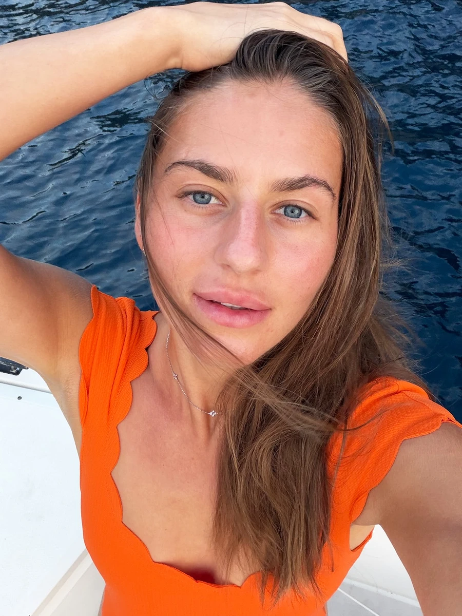 Марта Костюк у купальнику наробила фото на відпочинку