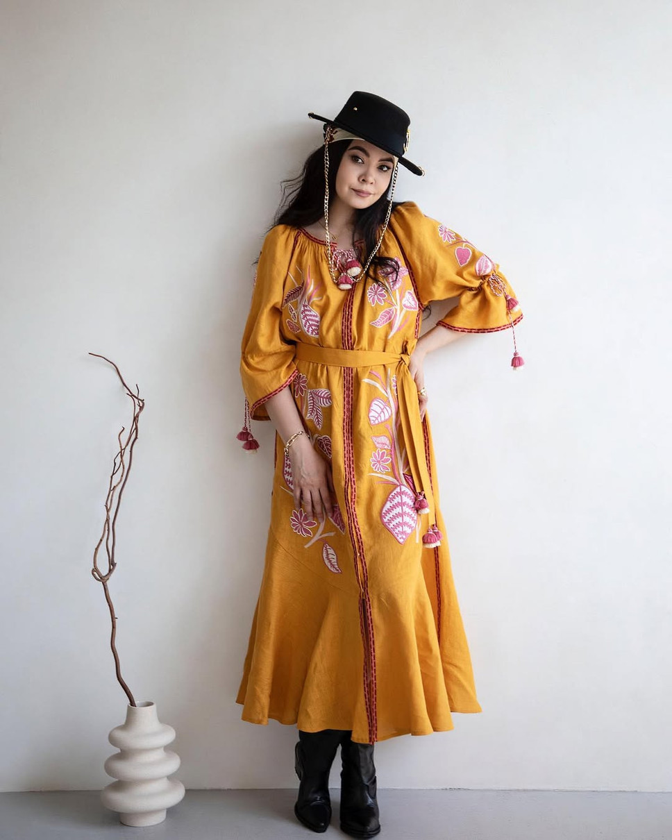 Севгіль Мусаєва у наряді в стилі бохо і етно