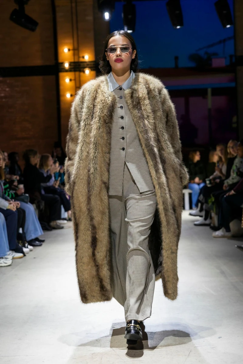 Шуба із костюмом