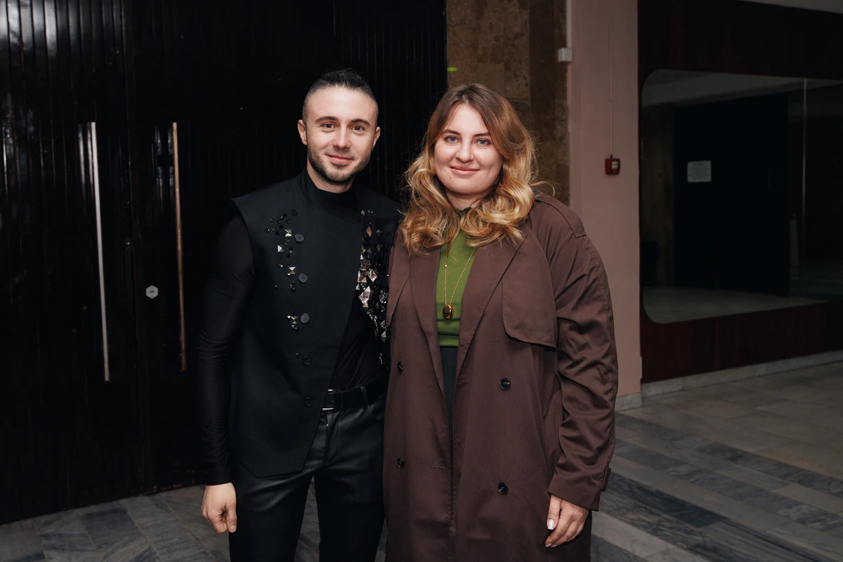 Тарас Тополя заспівав для дружини загиблого пілота ЗСУ