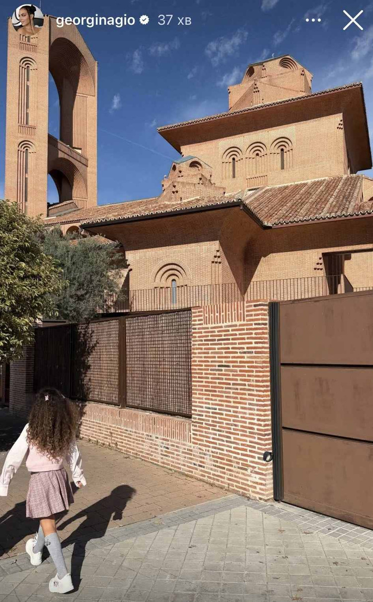 Донька Джорджини Родрігес