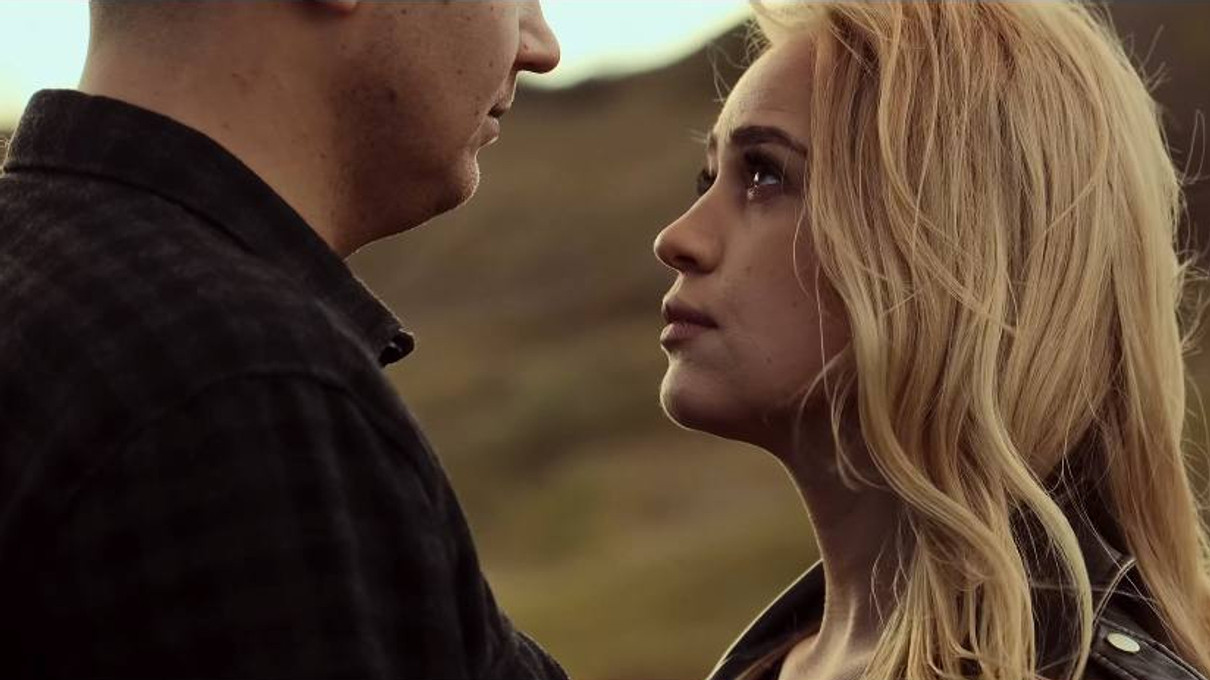 Інна Бєлєнь зі своїм нареченим