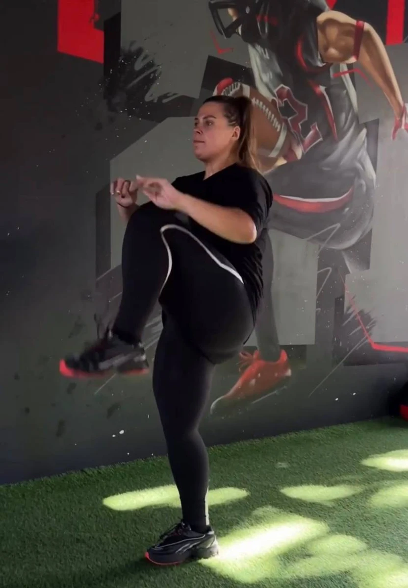 І поділилася вправами для ніг