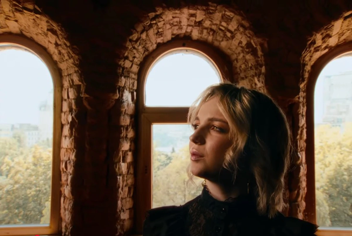 Скріни з відео Klavdia Petrivna