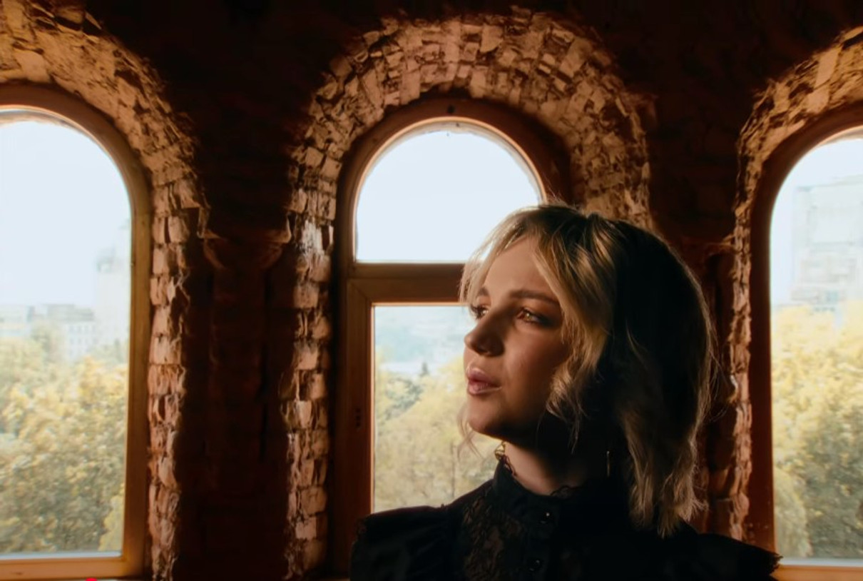 Скріни з відео Klavdia Petrivna