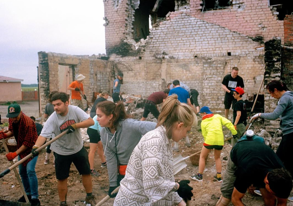 Анджеліна Джолі показала фото з України