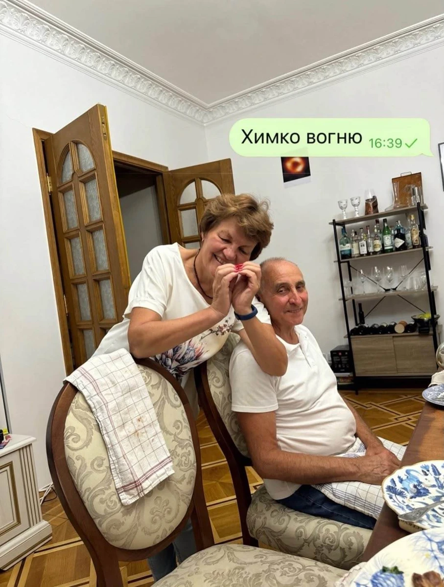 Мама Клопотенка любить фільм За двома зайцями