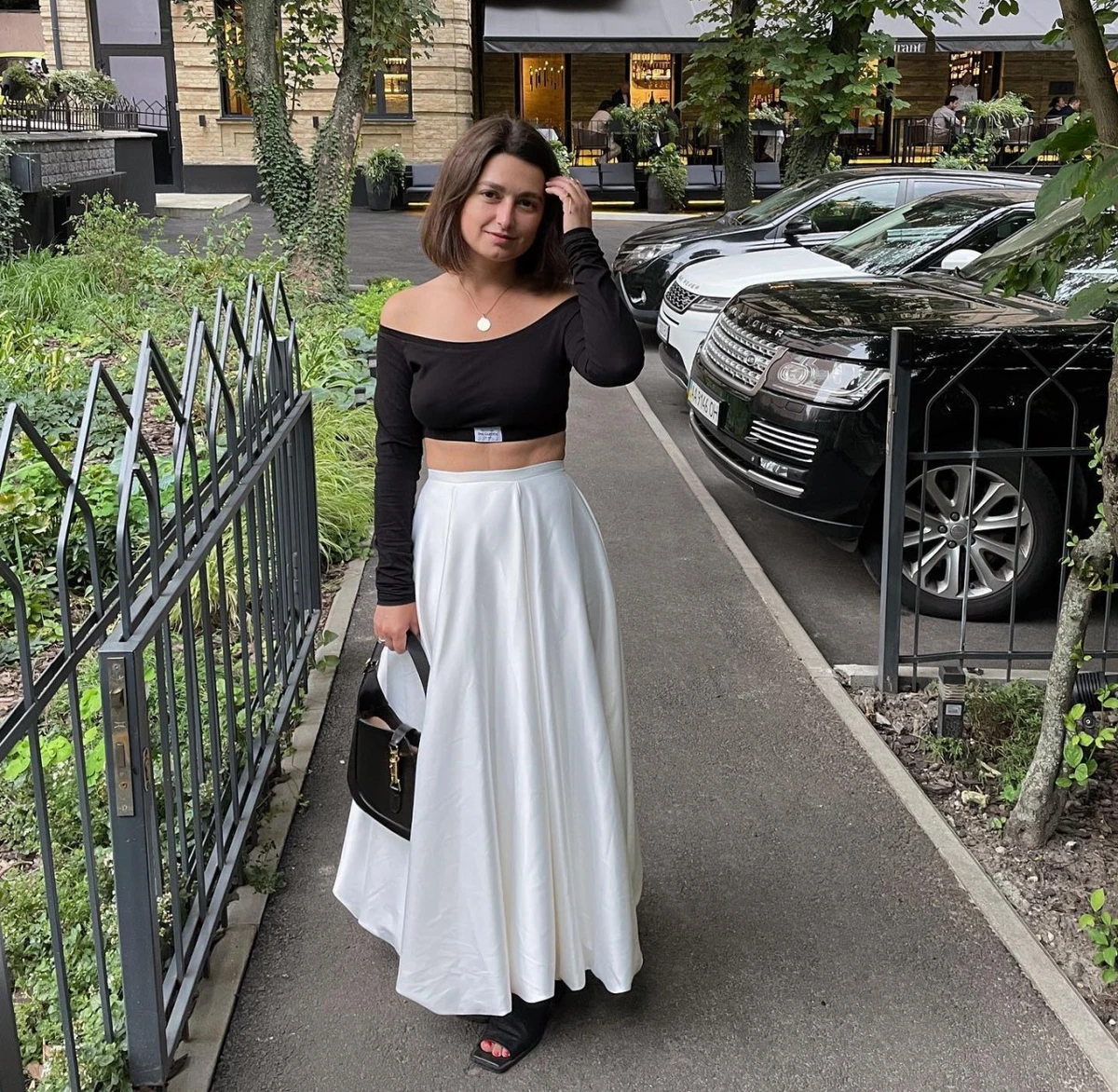 А це Маша зі своєю першою брендовою сумкою - від Gucci 