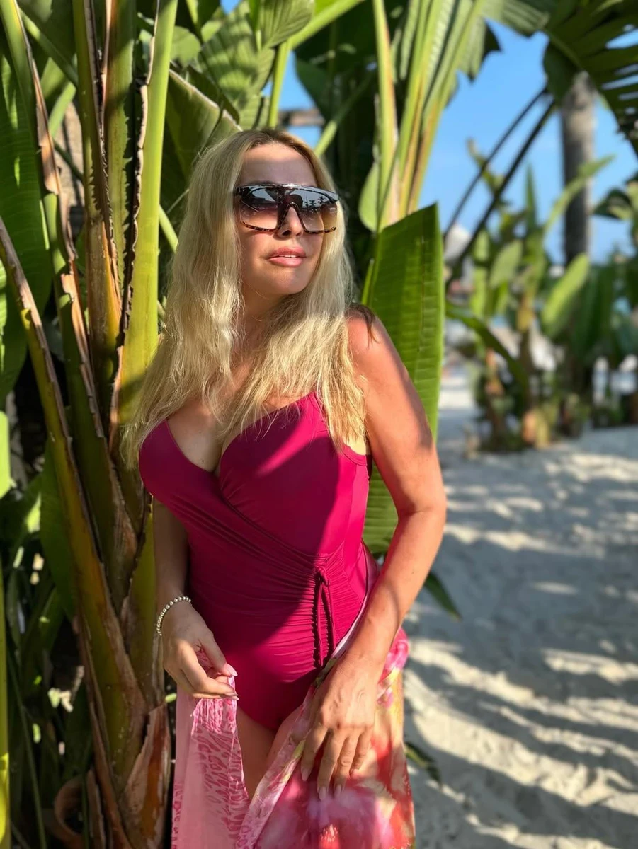 Ольга Сумська в купальнику