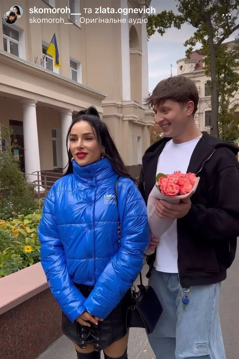 Кавалер прибув не з пустими руками...