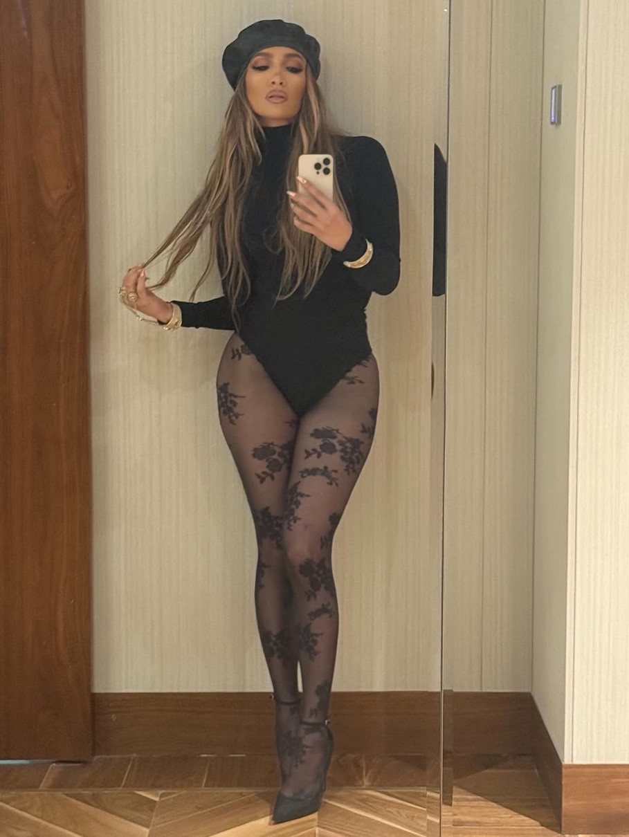 Ноги Дженніфер Лопес