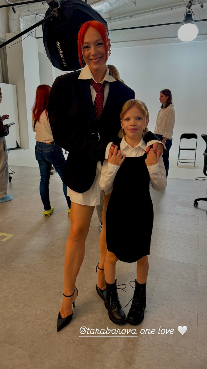 Інна Мірошниченко показала, як її дочка попозувала з Тарабаровою на зйомках її кліпу