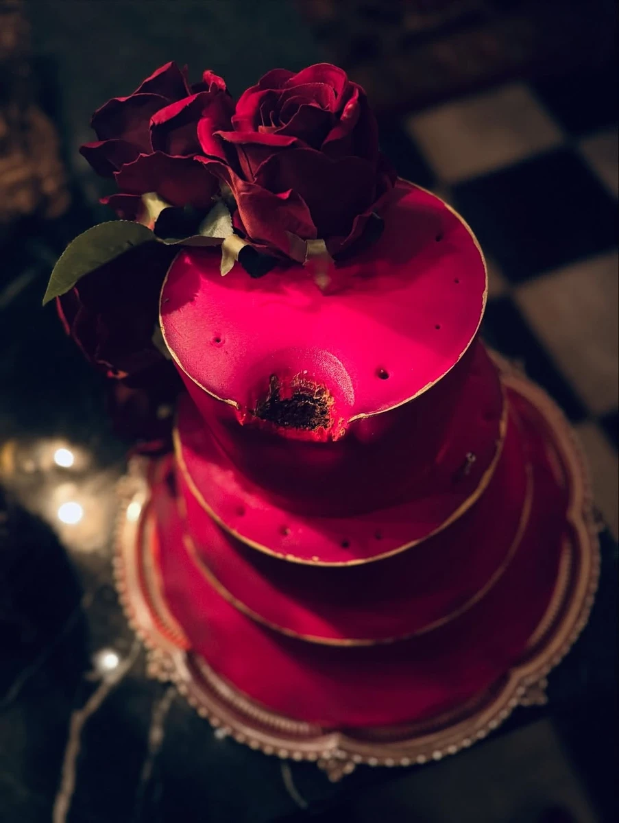 Торт із трояндами