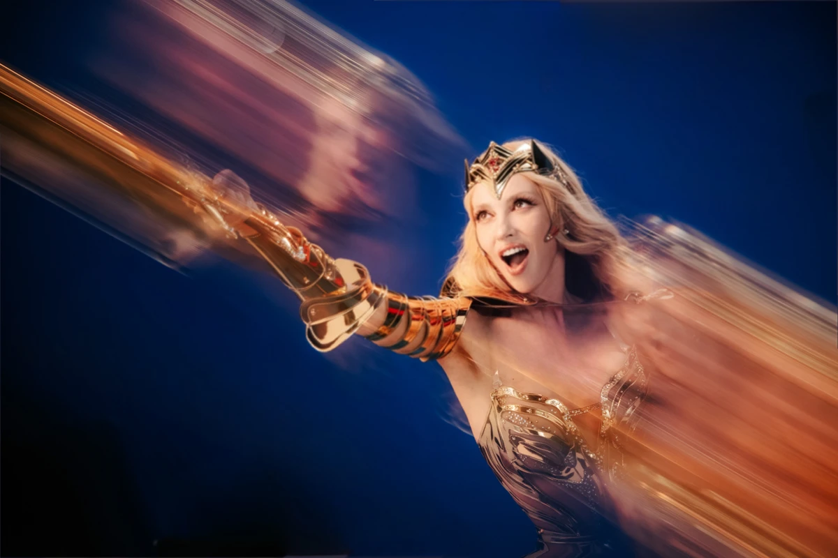 У відео є все - і несамовиті танці, і графіка, і ШІ, і навіть кентаври 