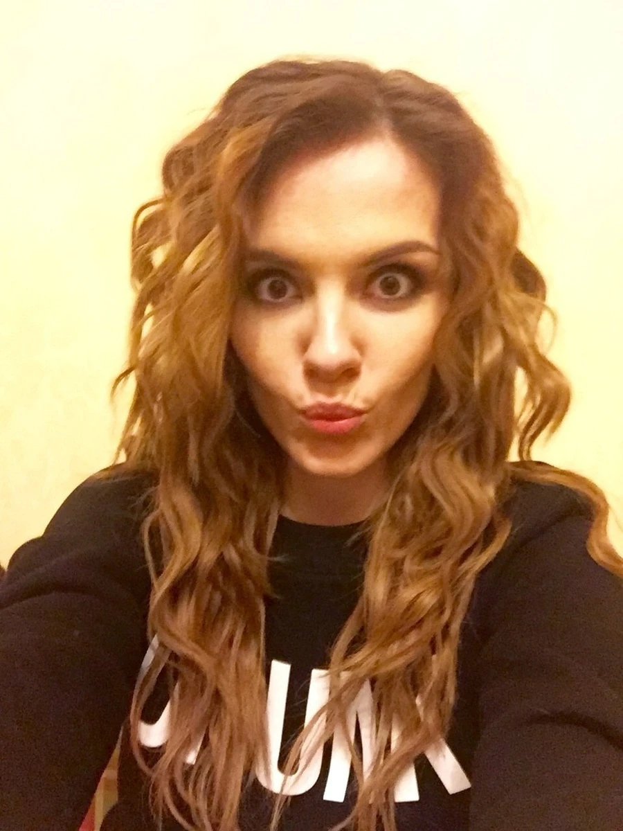 Чоловік MamaRika показав її кумедні фото з нагоди 37-річчя