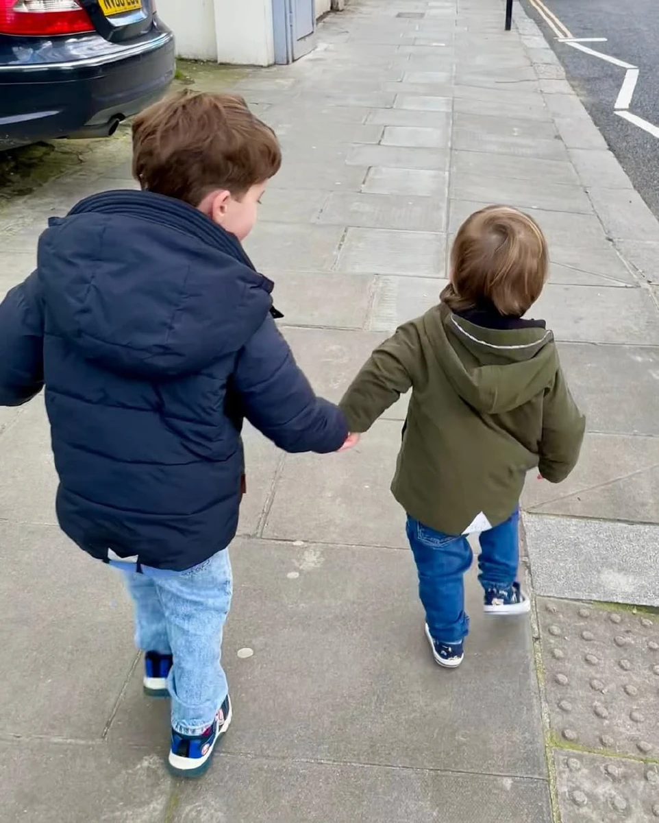 Ернест і Огаст - спільне фото