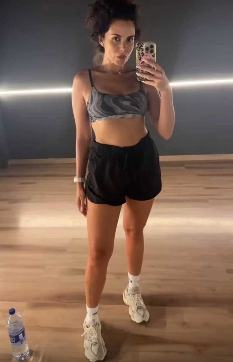 Каменських - фото у повний зріст