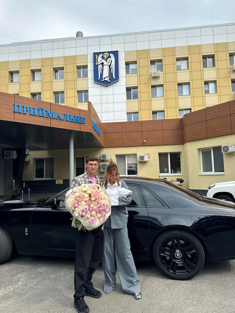 Леся Нікітюк з сином виписалася з полгового